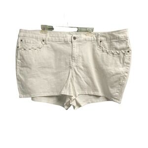 Torrid White Denim Shorts Sz 26 EUC Curvy Plus